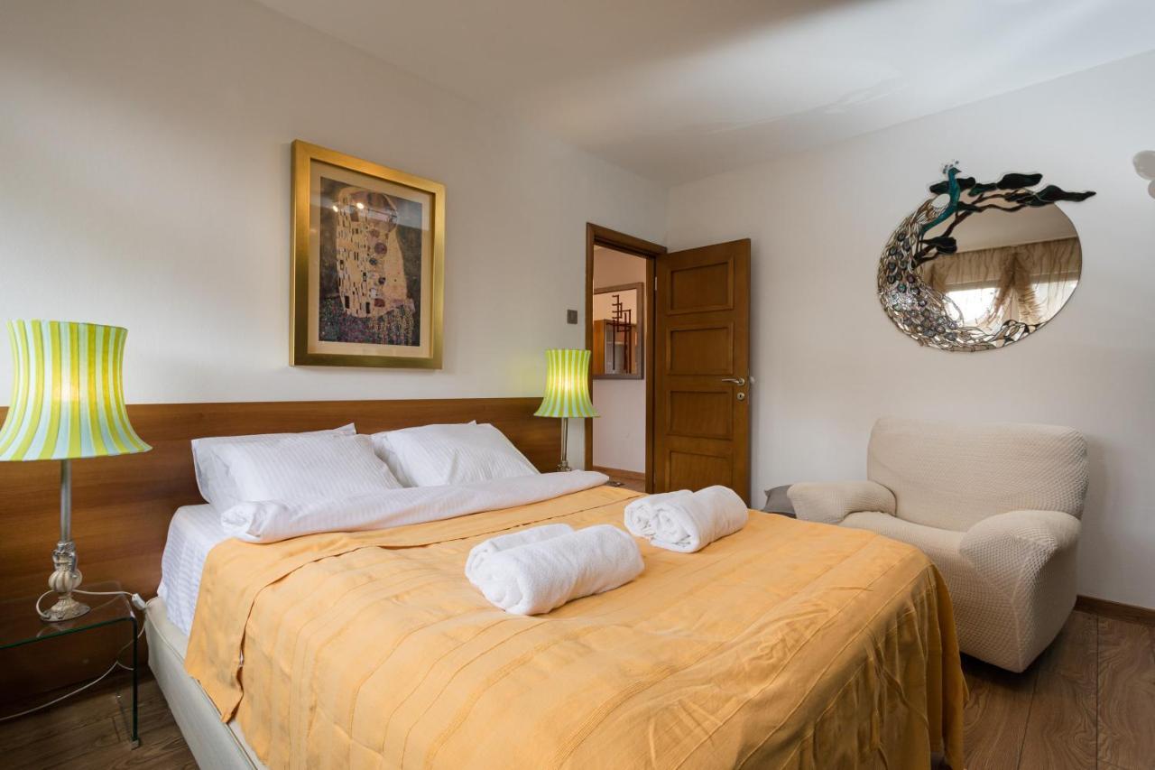 Belart Apartment Belgrado Esterno foto